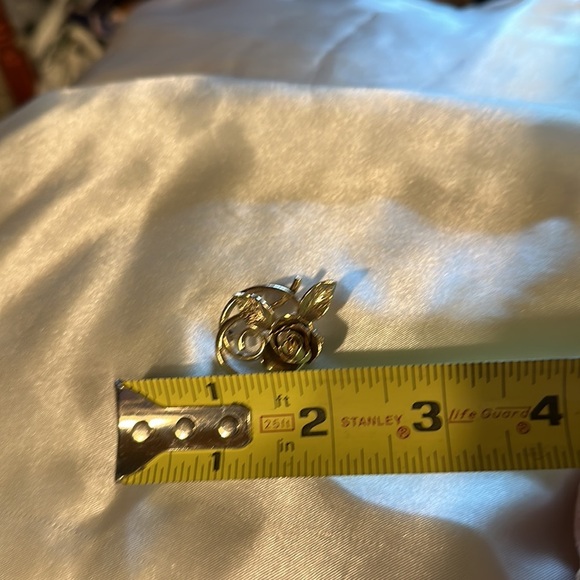 Vintage Goldtone Rosette Brooch Swirly Gold Design - Picture 4 of 5